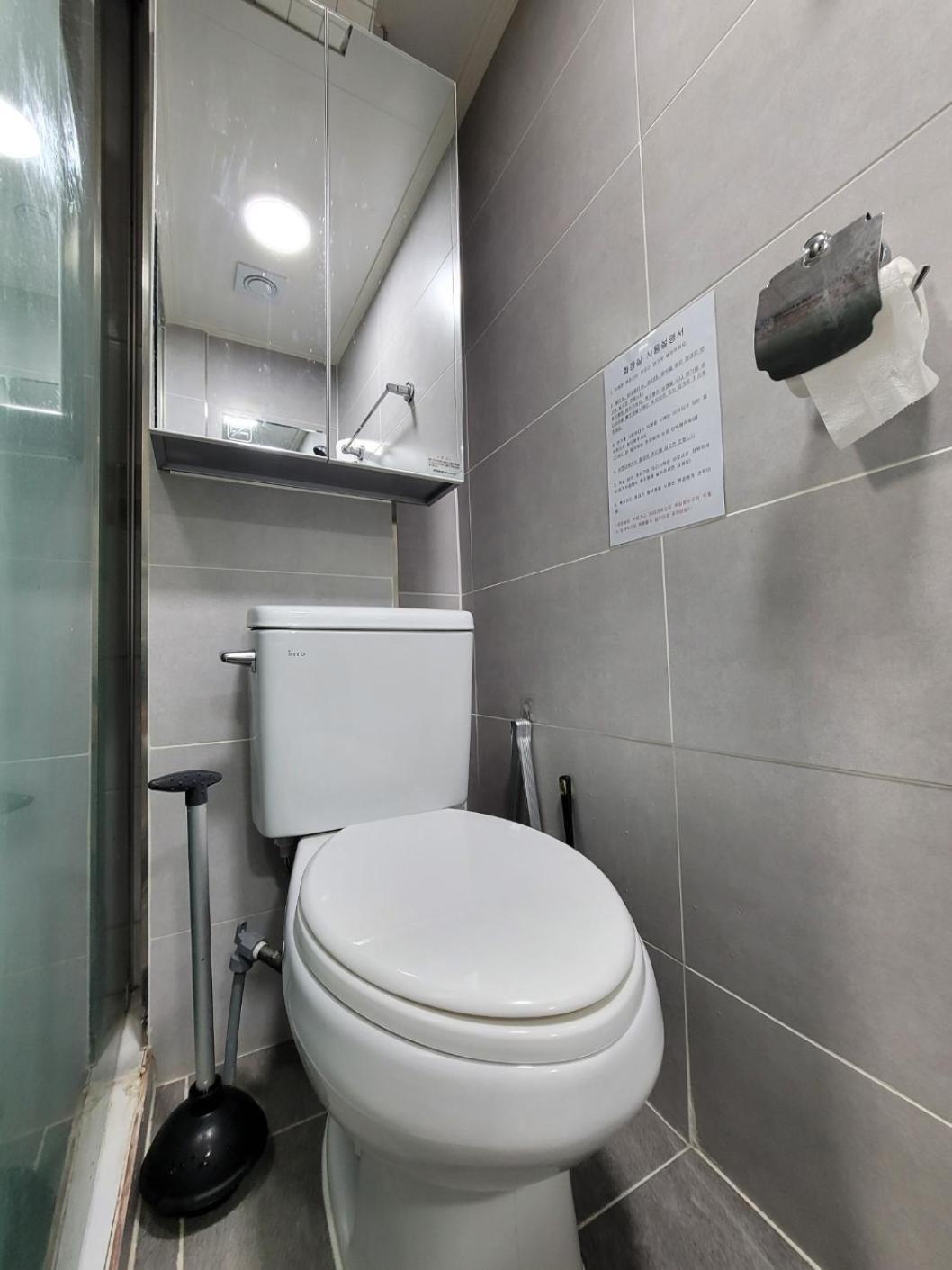 Female Only - Coco Stay Jongno Hyehwa Station Сеул Екстер'єр фото