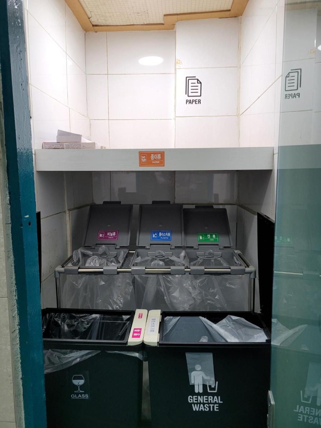 Female Only - Coco Stay Jongno Hyehwa Station Сеул Екстер'єр фото