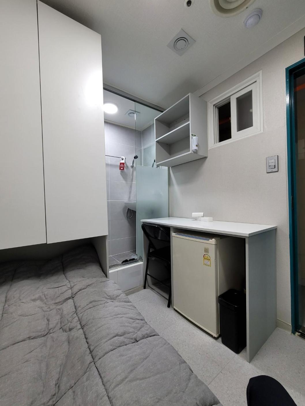 Female Only - Coco Stay Jongno Hyehwa Station Сеул Екстер'єр фото