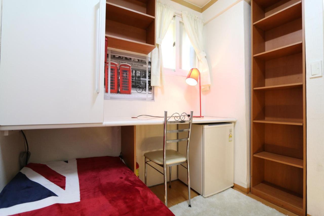 Female Only - Coco Stay Jongno Hyehwa Station Сеул Екстер'єр фото