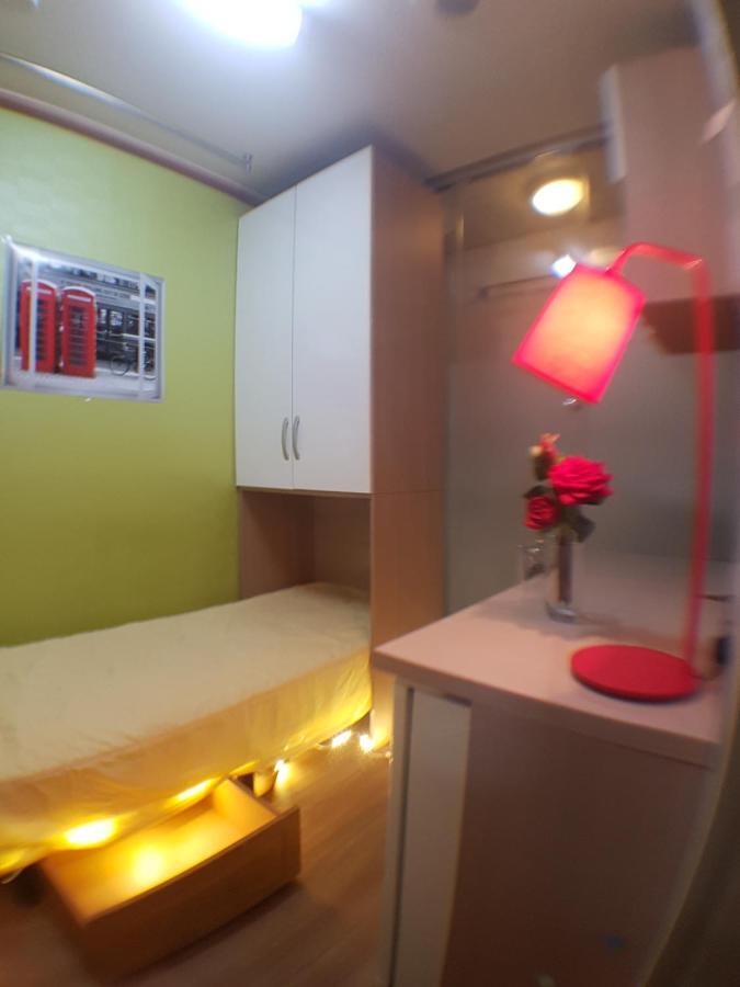 Female Only - Coco Stay Jongno Hyehwa Station Сеул Екстер'єр фото