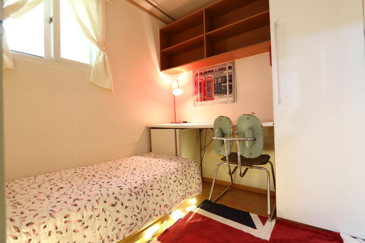 Female Only - Coco Stay Jongno Hyehwa Station Сеул Екстер'єр фото